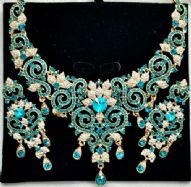 Indian Bollywood Blue Gold Crystal Jewellery set Necklace, Earring and Tikka